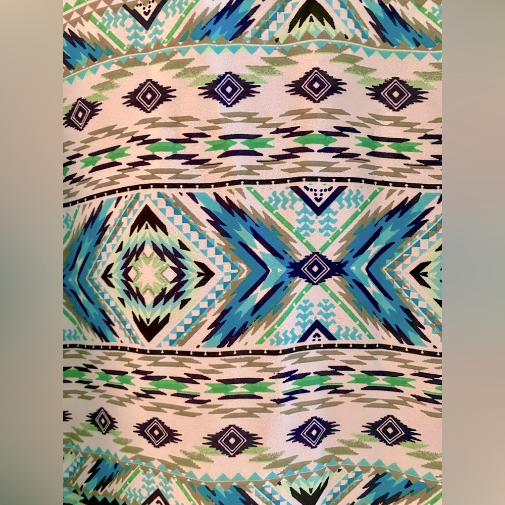 NWOT, patterned tank top - Picture 2 of 4